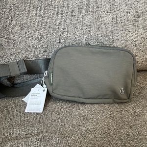 NWT Lululemon Everywhere Belt Bag